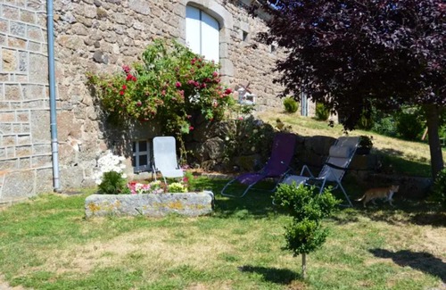 Cubelles House | Scenic Maison in Cubelles with Mountain Views & Family-Friendly