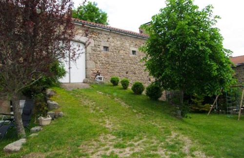 Cubelles House | Scenic Maison in Cubelles with Mountain Views & Family-Friendly