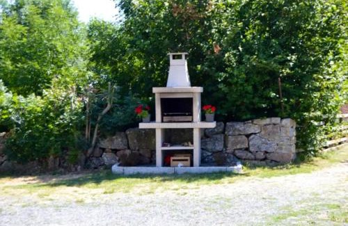 Cubelles House | Scenic Maison in Cubelles with Mountain Views & Family-Friendly