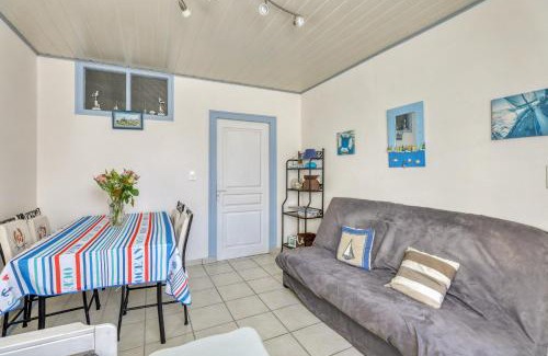 L'Epine House | Cozy Maison de 2 Chambres with Garden Near the Beach