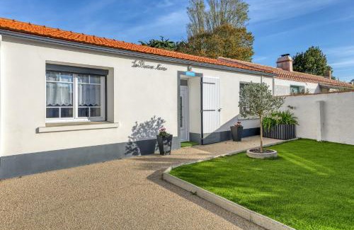 L'Epine House | Cozy Maison de 2 Chambres with Garden Near the Beach