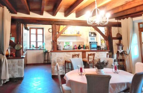 Montoldre House | Charming Maison in Montoldre with Inviting Garden Space