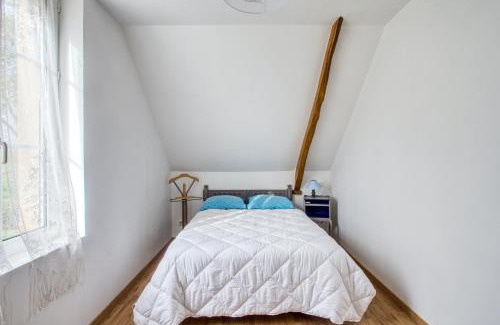 La Chapelle sur Vire House | Inviting Maison in Saint Marcouf with Garden & Terrace