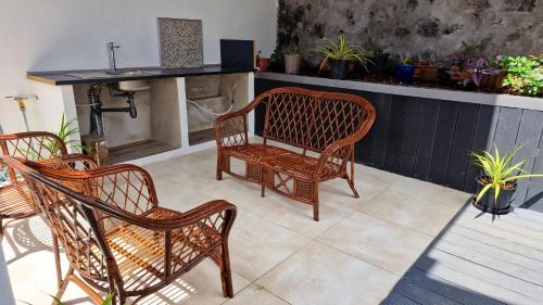 Saint-Paul House | Seaside Serenity: 2-Bedroom Haven with Terrace in Saint Paul