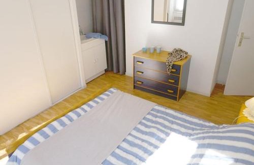 Bagneres-de-Luchon House | Cozy Maison Charmante: Family-Friendly Retreat in Luchon