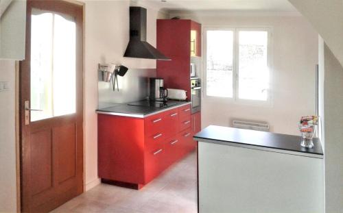 Orthoux-Serignac-Quilhan House | Inviting 4-Bedroom Villa with Private Pool in Orthoux