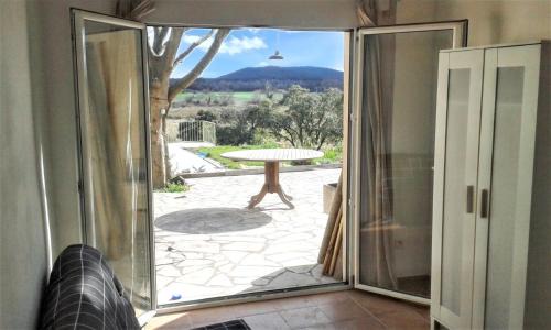 Orthoux-Serignac-Quilhan House | Inviting 4-Bedroom Villa with Private Pool in Orthoux