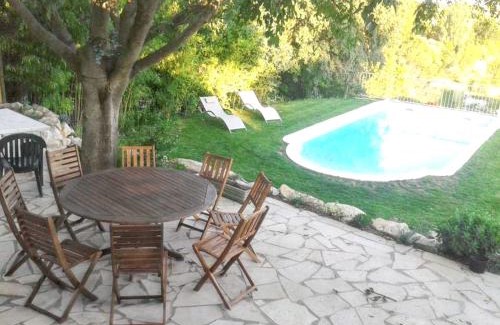 Orthoux-Serignac-Quilhan House | Inviting 4-Bedroom Villa with Private Pool in Orthoux