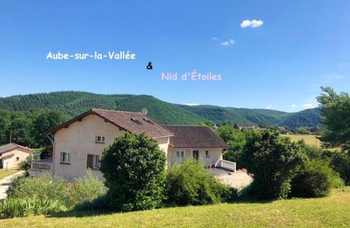 Saint-Gery House | Relaxing 4-Bedroom Retreat with Pool and Garden in Saint Gery