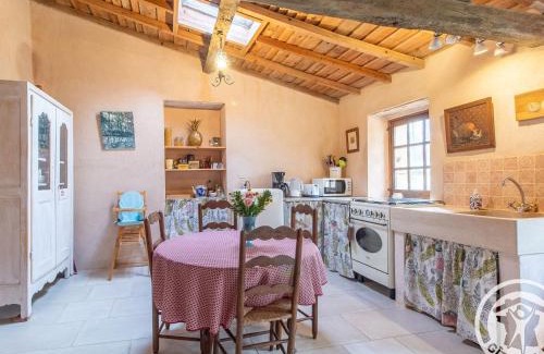 Brossay House | Tranquil Retreat Near Château with Scenic Views and Hiking