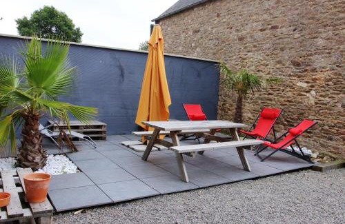 Sains House | Idyllic Maison near Sains with Spa & Enclosed Garden