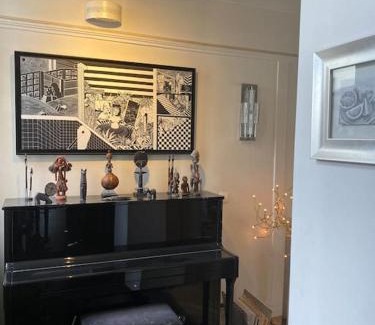 Quartier de Becon Villa | Cozy Maison Charm Just 7 Minutes from Paris Gardens