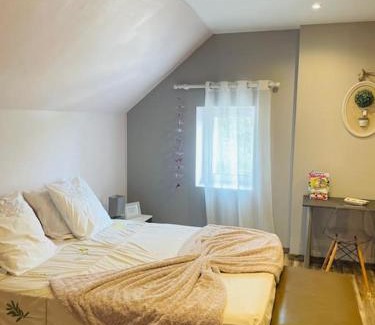 Carlux House | Maison: Tranquil Retreat with Heated Pool and Ocean Views