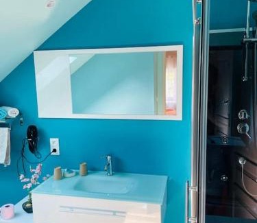 Carlux House | Maison: Tranquil Retreat with Heated Pool and Ocean Views