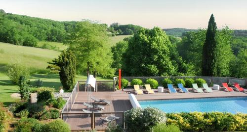 Puy-l'Eveque House | Two-Bedroom Maison with Shared Pool and Beautiful Garden