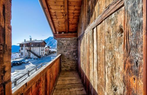 Antagnod Apartment | Pet-Friendly Maison Chasseur Alpine Design Lodge Escape