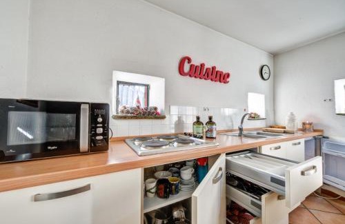 Antagnod Apartment | Pet-Friendly Maison Chasseur Alpine Design Lodge Escape