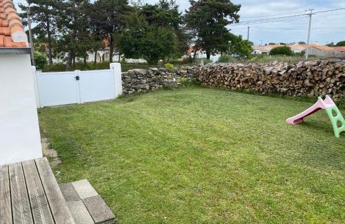 Barbatre House | Family-Friendly Getaway at Maison chez Meme - 8.4/10 Rated