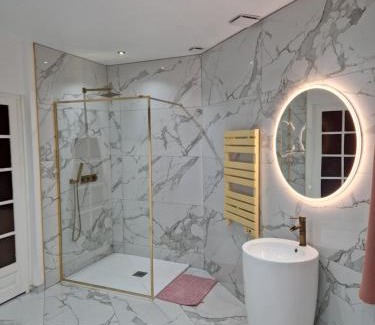 Nogent-sur-Oise House | Trendy Maison Chic with Hot Tub in Nogent sur Oise