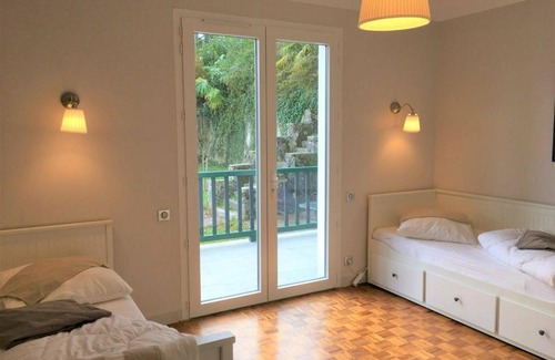Ciboure House | Maison Ciboure: Ideal Getaway for 20 People in France