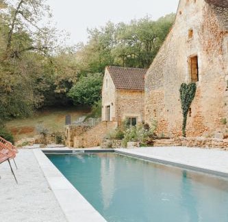 Vitrac Bed & Breakfast | Discover MAISON CISTUS: Suites with Private Terraces