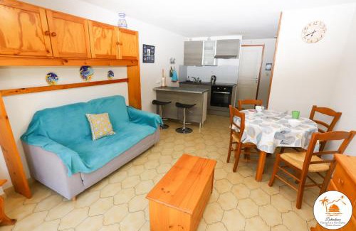 Saint-Cyprien Plage House | Inviting Terrace Retreat in St Cyprien for Families