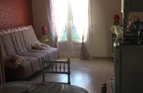 Meusnes House | Cozy Getaway with Garden Near Beauval Zoo & Châteaux