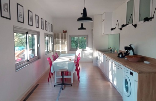 Carpentras House | Relax at Maison: Pool, Pet-Friendly & Shaded Retreat