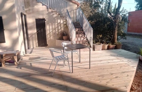 Carpentras House | Relax at Maison: Pool, Pet-Friendly & Shaded Retreat