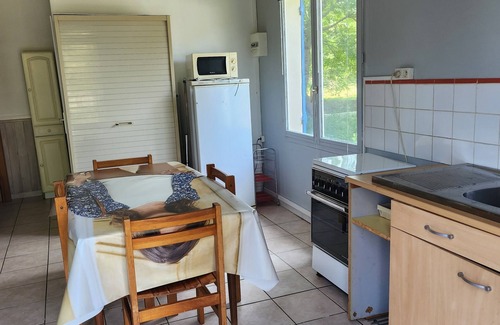Ruoms House | Discover Maison Climatisee: Nature Retreat for 4 in Ardeche