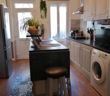 Marcilly-sur-Seine House | Cozy Maison: Pet-Friendly Retreat with Top Guest Ratings