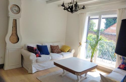 Lens House | Charming 3-Bedroom Home with Garden and WiFi in Lens