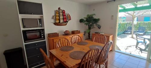 Torreilles House | Cozy Maison in Torreilles with Private Garden Escape