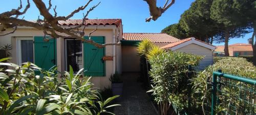 Torreilles House | Cozy Maison in Torreilles with Private Garden Escape