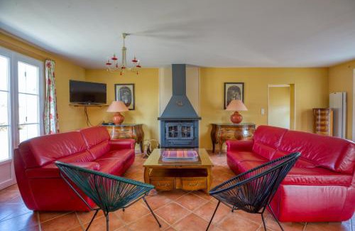 Faverolles House | Elegant 4-Bedroom Villa with Indoor Pool in Villentrois