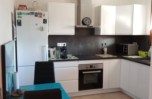 Laroque House | Cozy Maison Confortable Near River in Medieval Village