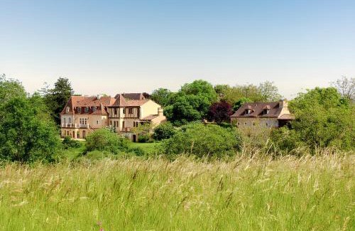 Saint-Cybranet House | Inviting Maison Conviviale in Saint Cybranet with Pool