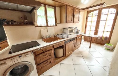 Lanobre House | Cozy Maison in Lanobre with Beautiful Garden Retreat