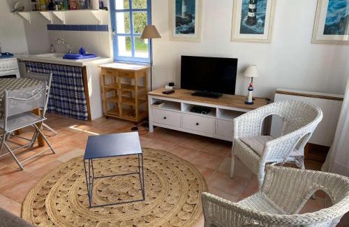Locmaria House | Inviting Maison Locmaria: Child-Friendly Getaway for 4