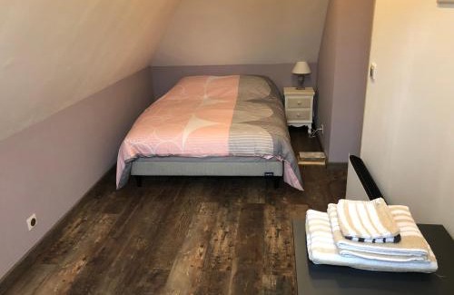 Aumale House | Cozy Renovated Maison: Family-Friendly & Guest Rated 9.4