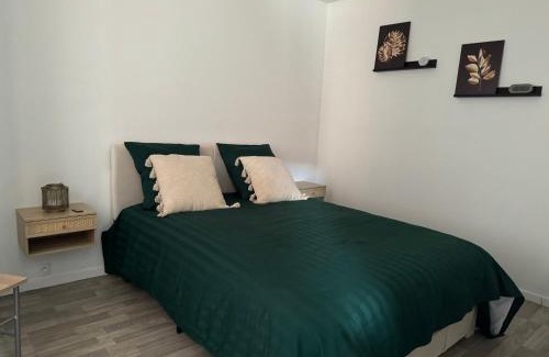Voulx Apartment | Cozy Retreat near Montereau with Family and Pet Amenities