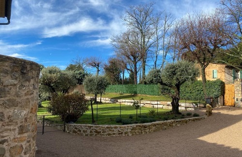 Montauroux House | Cosy Retreat for Families at Maison Cosy Hotel