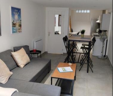 Plombiees-Les-Dijon House | Cozy Family Retreat at Maison Cosy Near Lac Kir