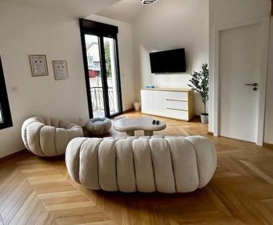 Villejuif Villa | Visit Maison Cosy: 10/10 Rated, Steps from Grand Paris Metro