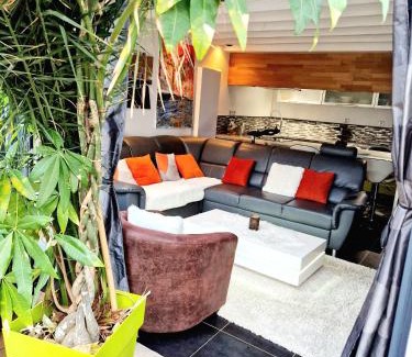 Epervans Villa | Relax at Maison with Pool and Jacuzzi for Ultimate Comfort