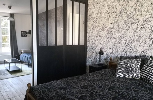 St Georges la Pouge Bed & Breakfast | Inviting Maison Courbarien: Top-Rated with Family Amenities
