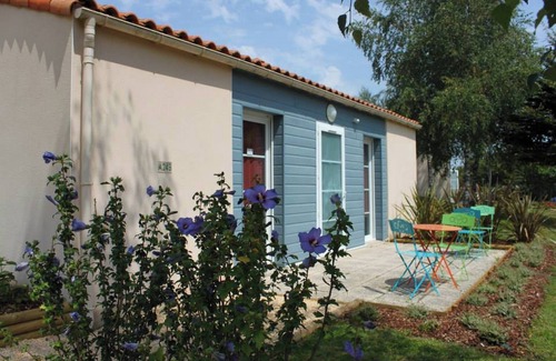 Les Epesses Condo | Charming Maison Cute Near Puy de Fou with Spa & Breakfast