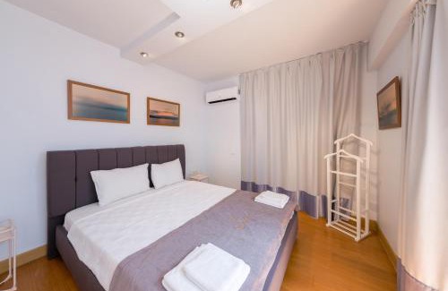 Kurucesme Apartment | Maison Détroit: Iconic 3Br Triplex with Scenic Views