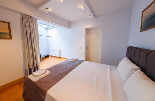 Kurucesme Apartment | Maison Détroit: Iconic 3Br Triplex with Scenic Views