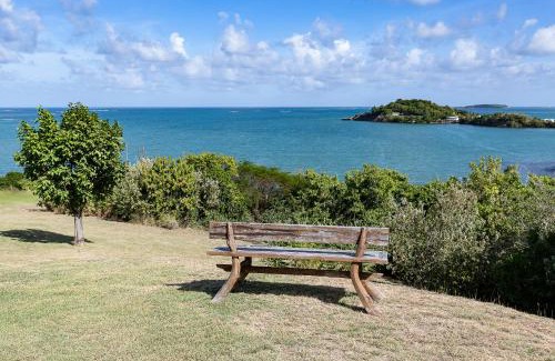 Le Francois House | Tranquil Maison d'Ô Pointe Thalémont with Private Beach